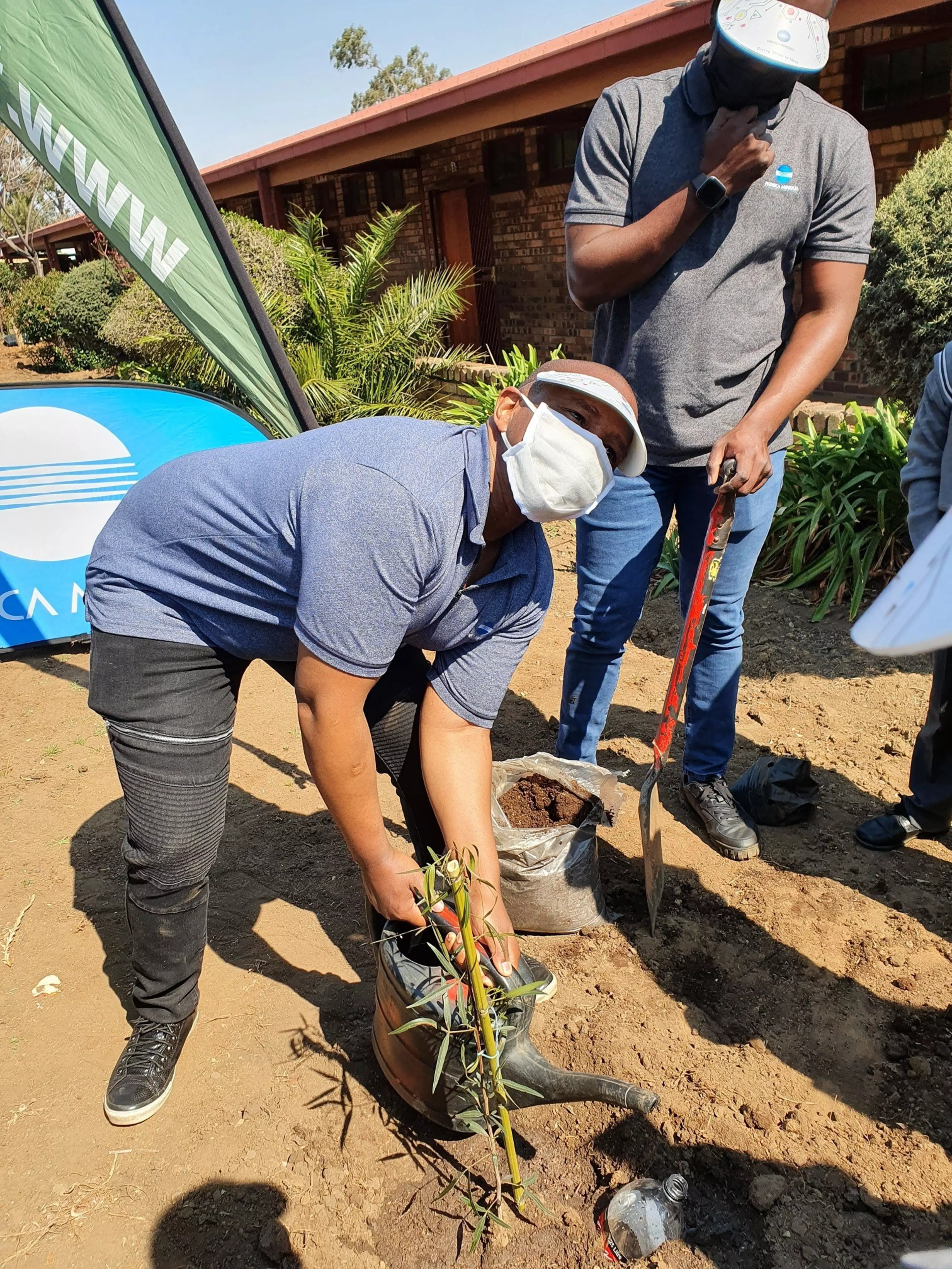 Ignite a passion for greener futuresImgCarousel2