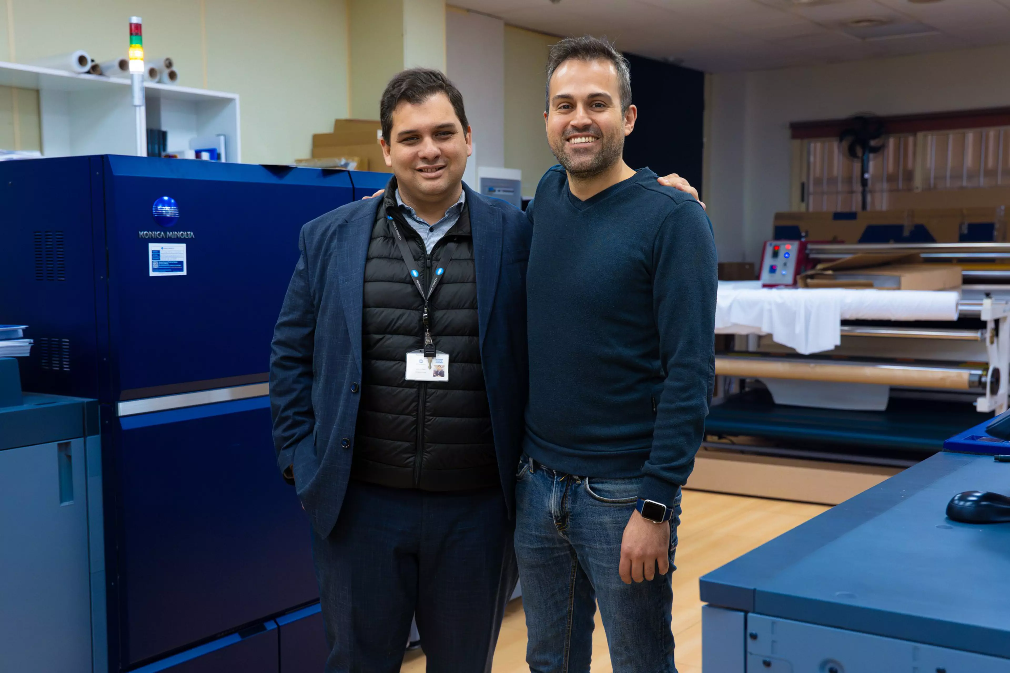 Daniel Tejero, de Marte Impresiones, con José Luis Pérez, de Konica Minolta