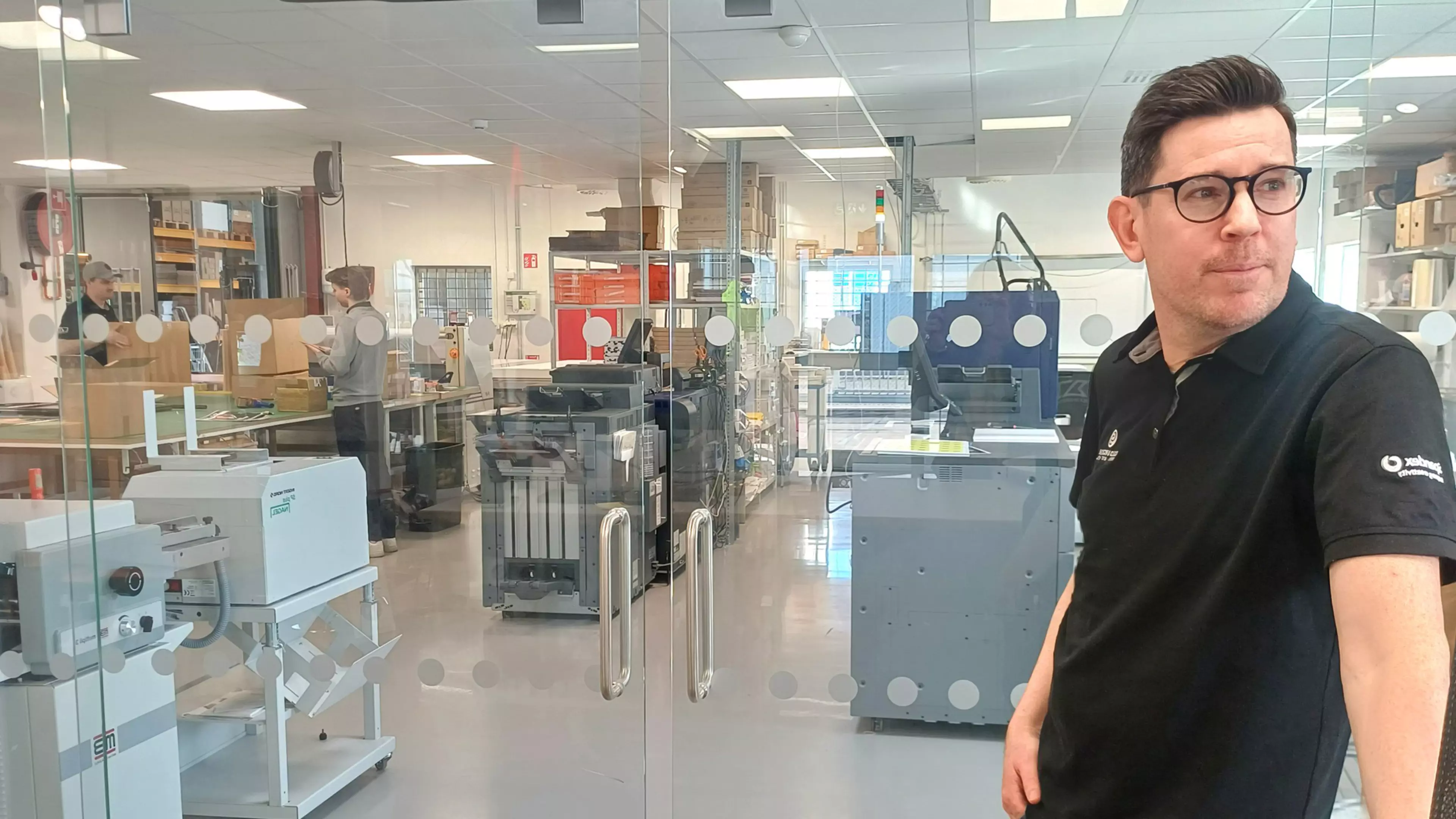 Oscar at the counter