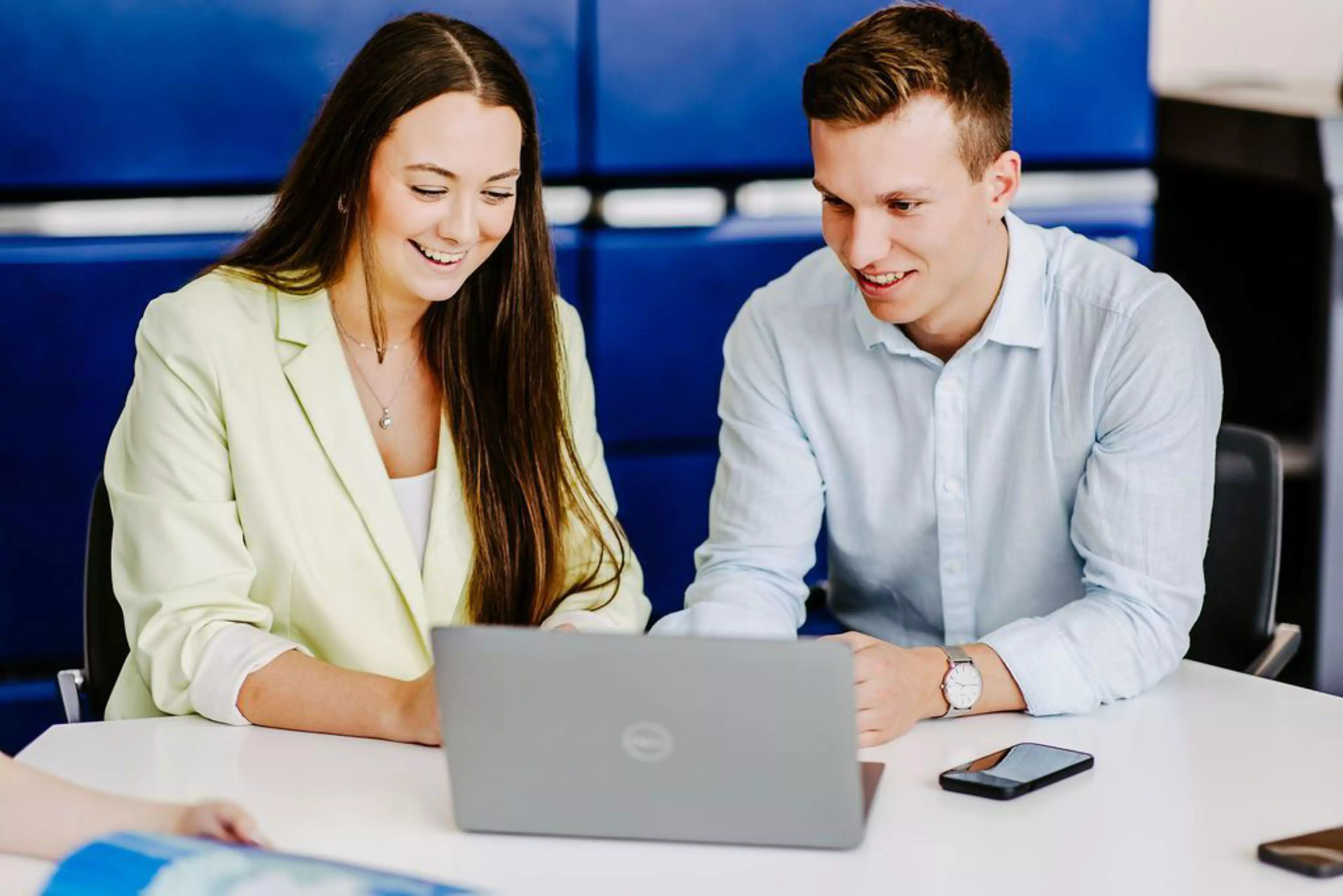 Studierende bei Konica Minolta