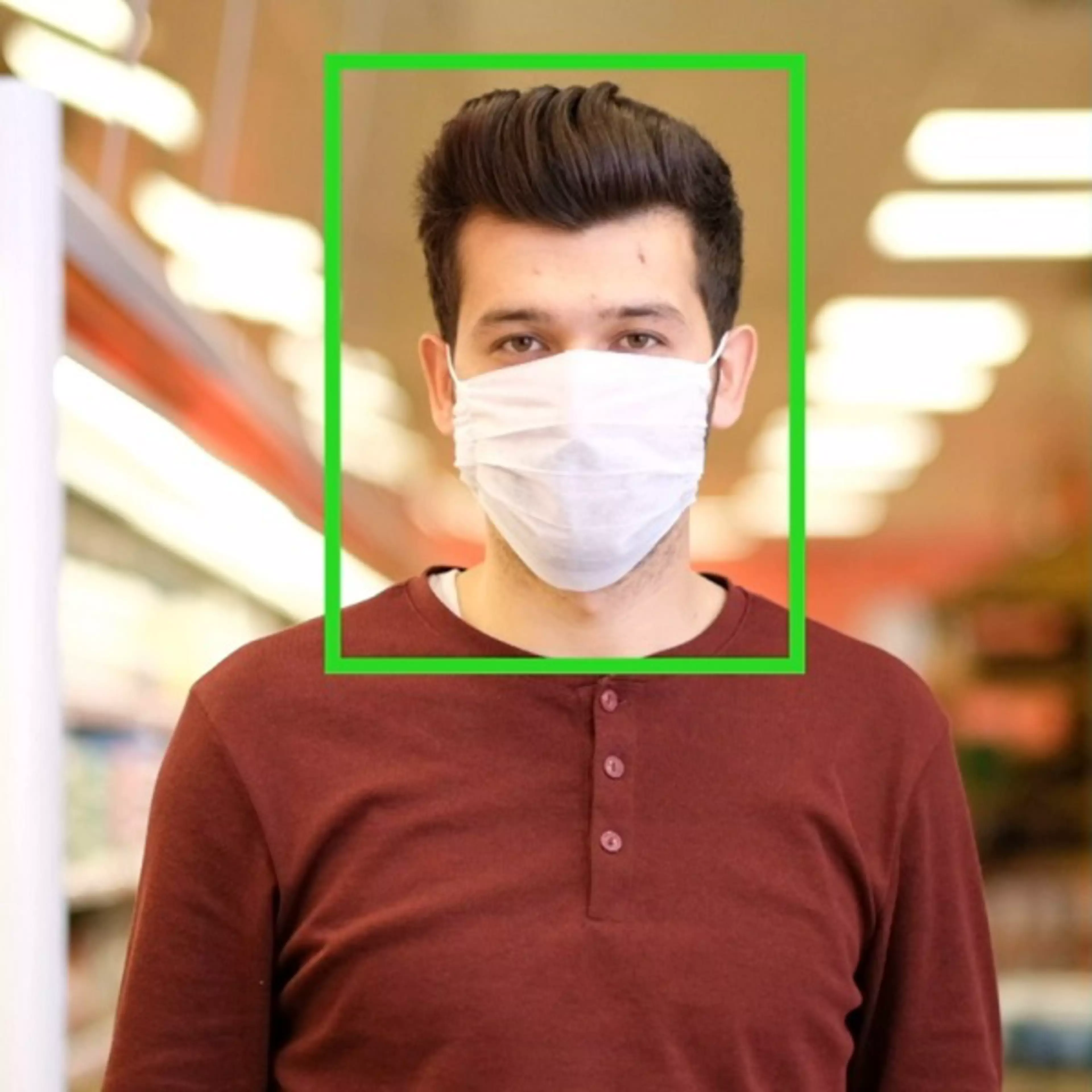 ... z zaznavo nošenja zaščitne maske.HeroSlider