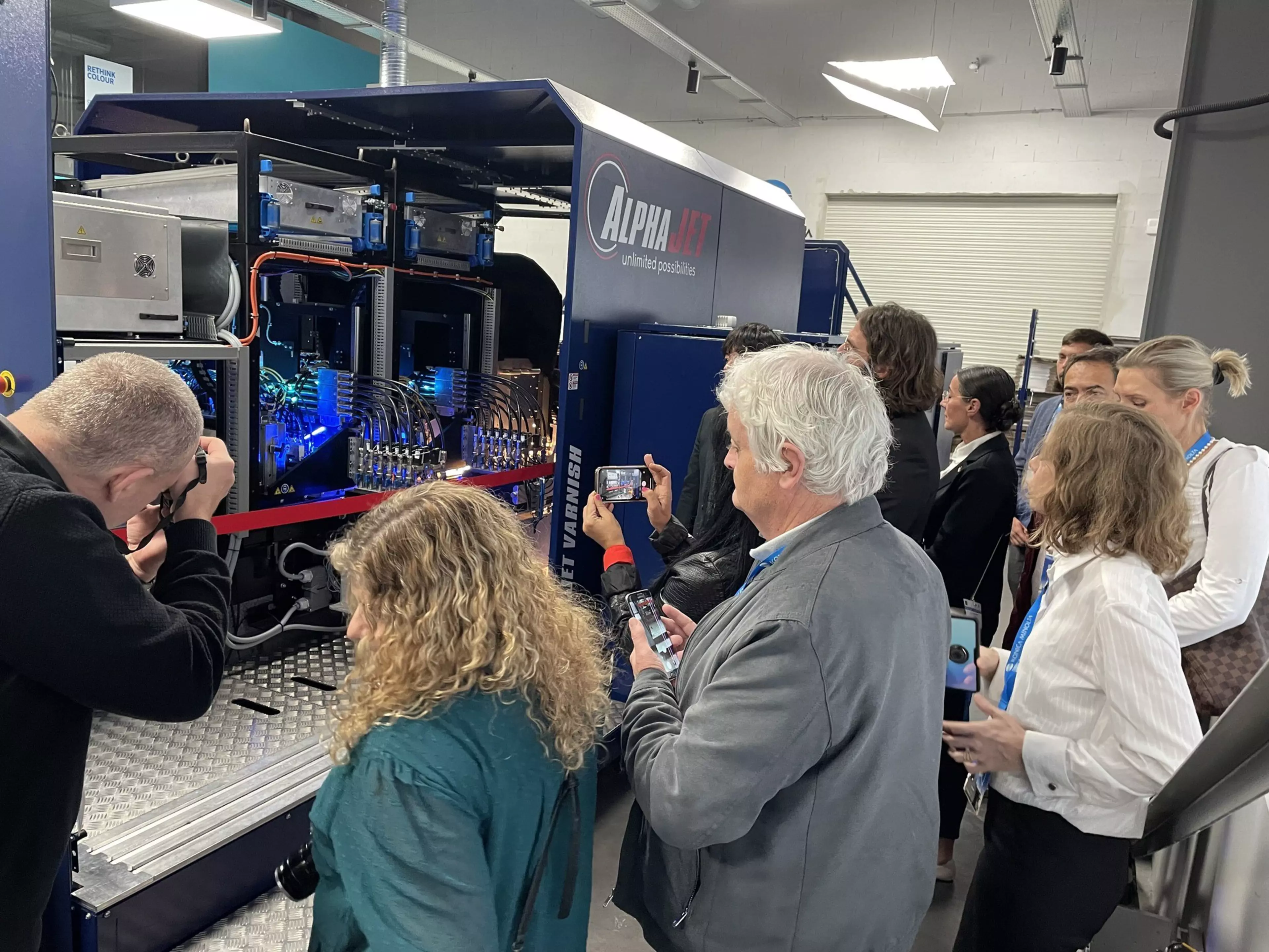 Konica Minolta e MGI Annunciano il lancio globale del sistema di stampa digitale ALPHAJET 4.0 e la sua prima vendita in FranciaImgCarousel9