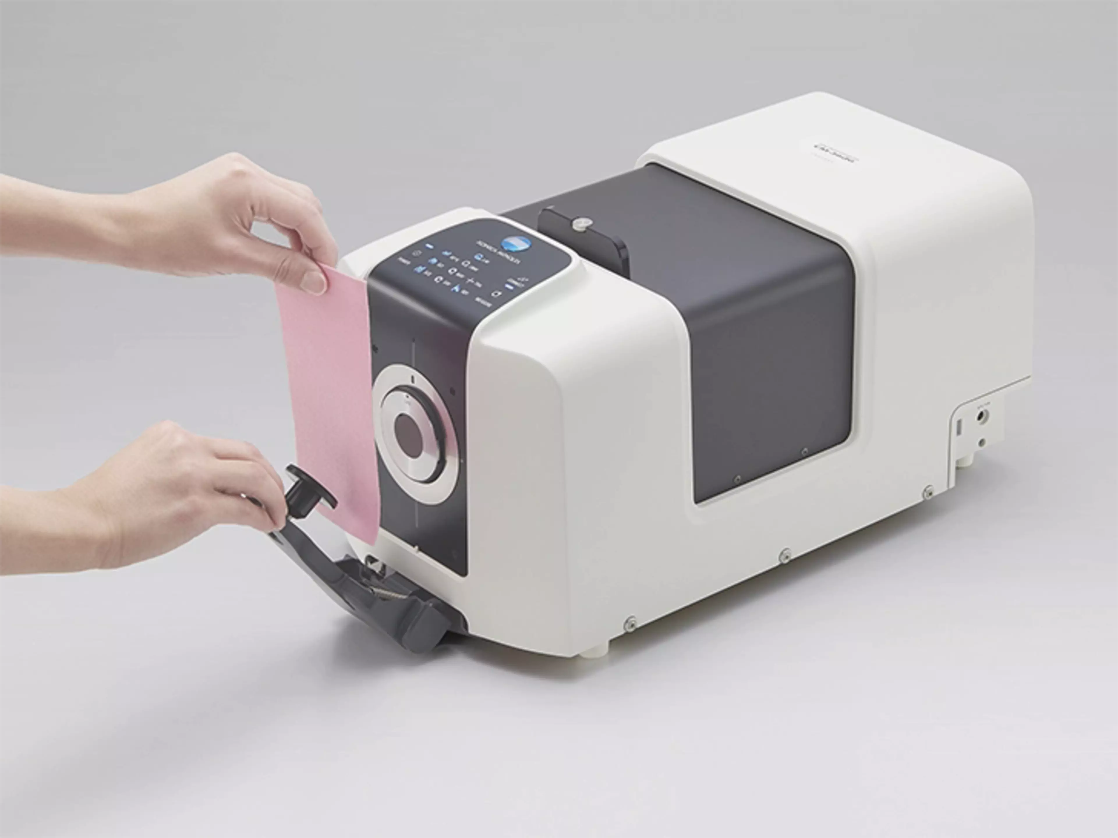 CM-36d measuring a pink Textile sample