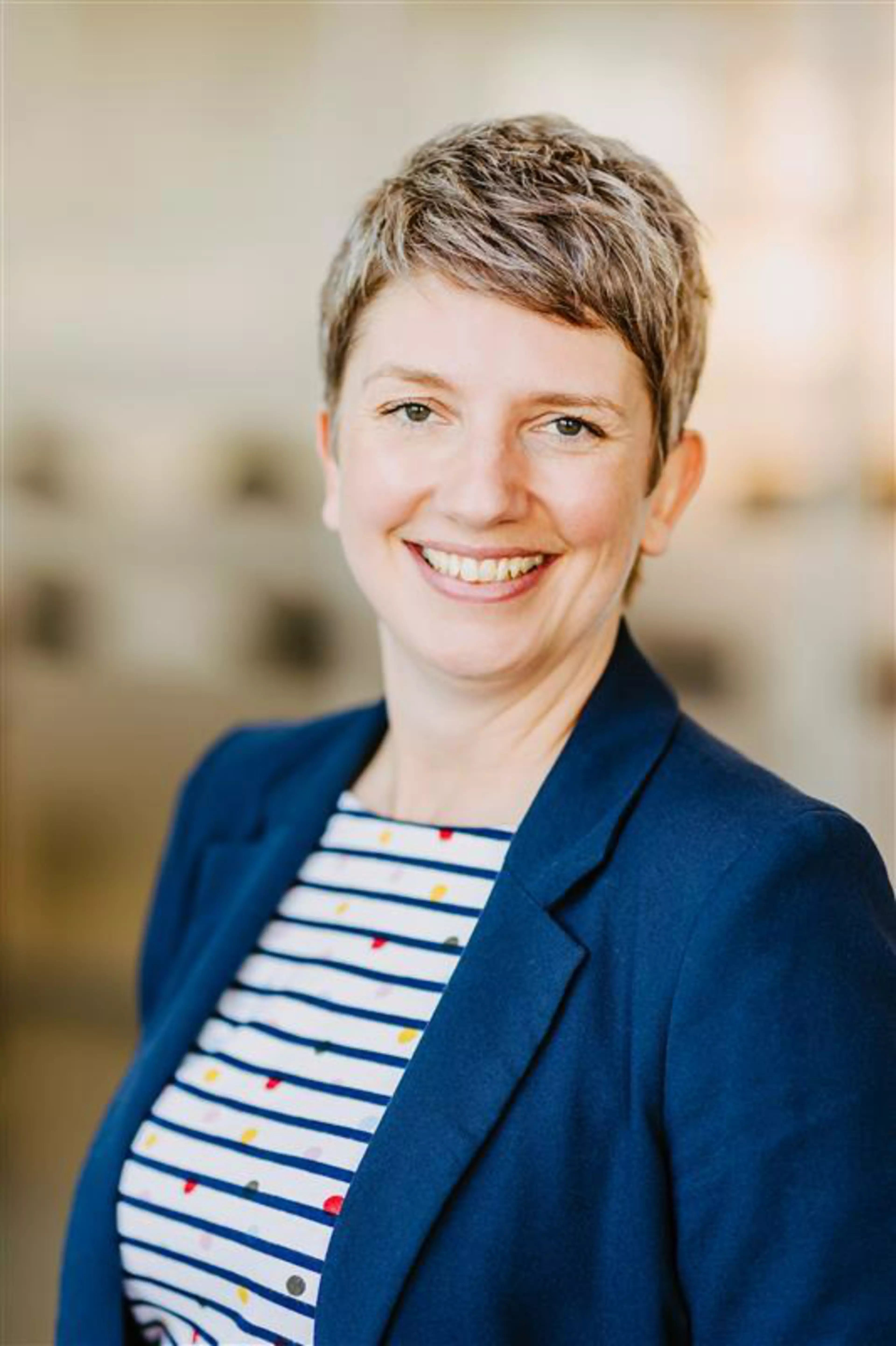 Carolin Hildebrandt, Head of Content & Performance Marketing bei Konica Minolta, im Porträt.