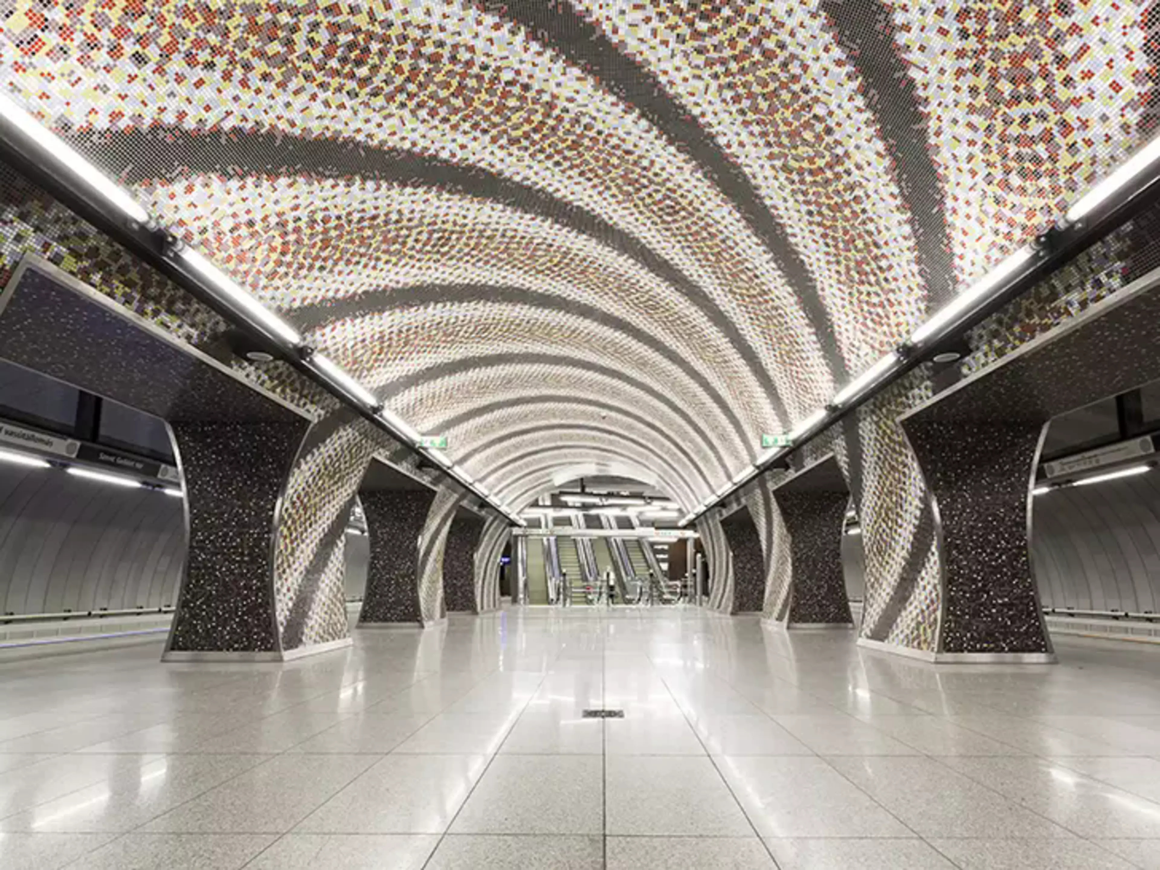 Solutions for Traceable Measurement of Lighting in Lit Environments