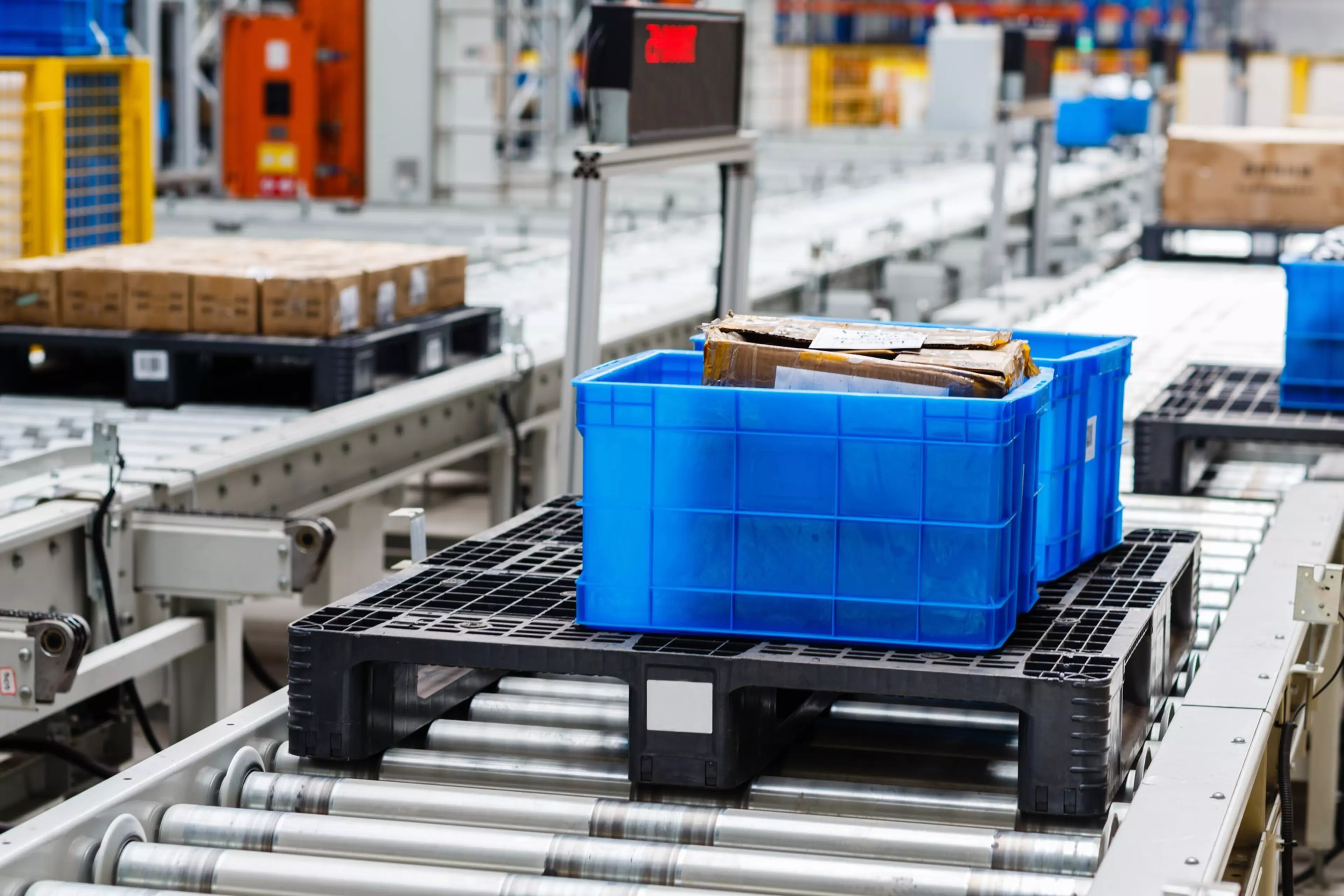 Packed courier on production line against cardboard boxes in warehouse
industry,  business,  box,  industrial,  warehouse,  conveyor,  factory,  equipment,  cardboard,  belt,  packaging,  distribution,  line,  goods,  technology,  production,  shipping,  indoors,  manufacturing,  logistics,  work,  storage,  nobody,  package,  storehouse,  conveyor belt,  shop,  metal,  postal,  plant,  courier,  handing,  row,  laptop,  freight,  job,  empty,  energy,  graphic,  retail,  inside,  worker,  service,  dispatch,  merchandise,  machinery,  automatic,  cargo,  production line,  transportation