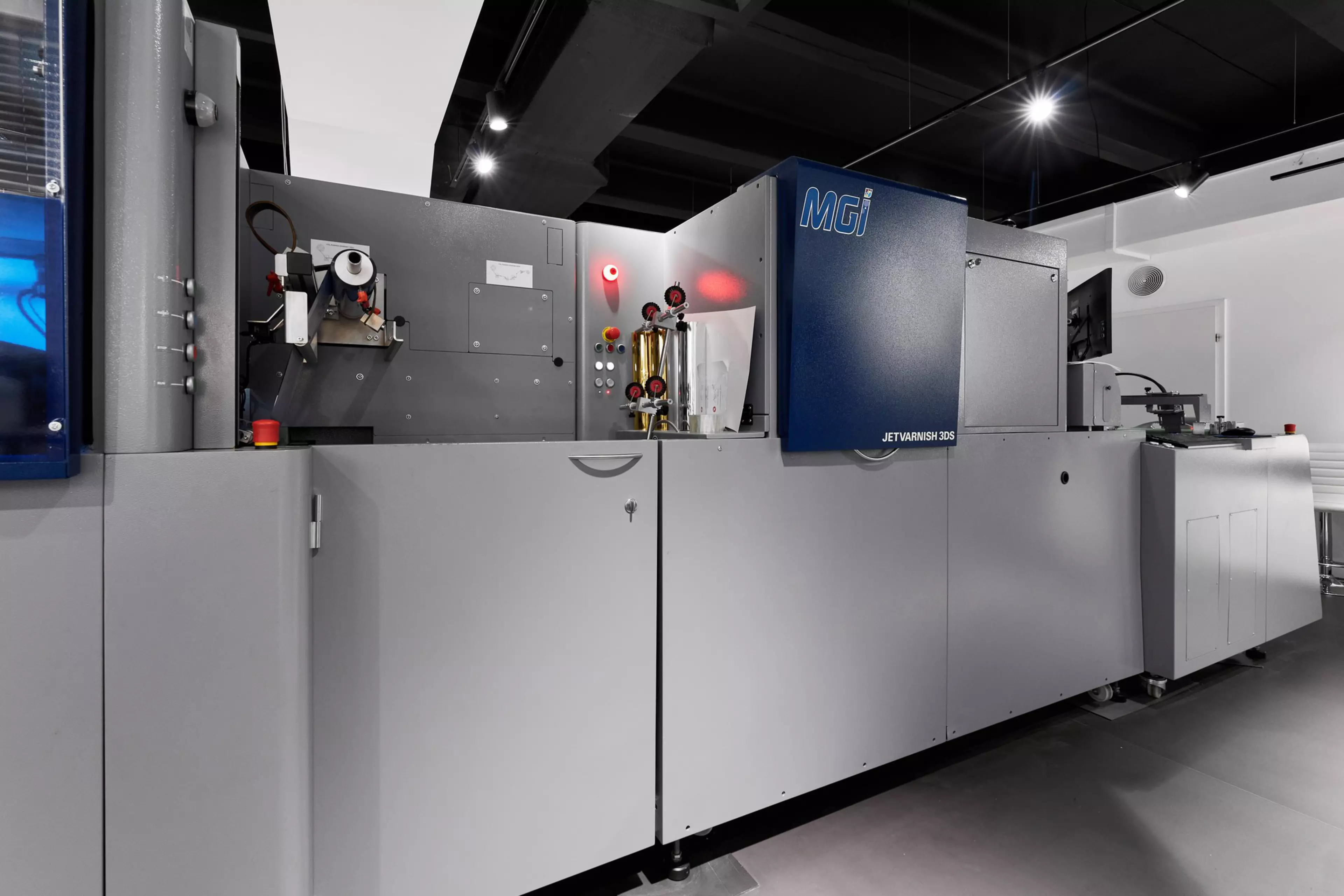 Цифрова система оздоблення AccurioShine 3600 в шоурумі