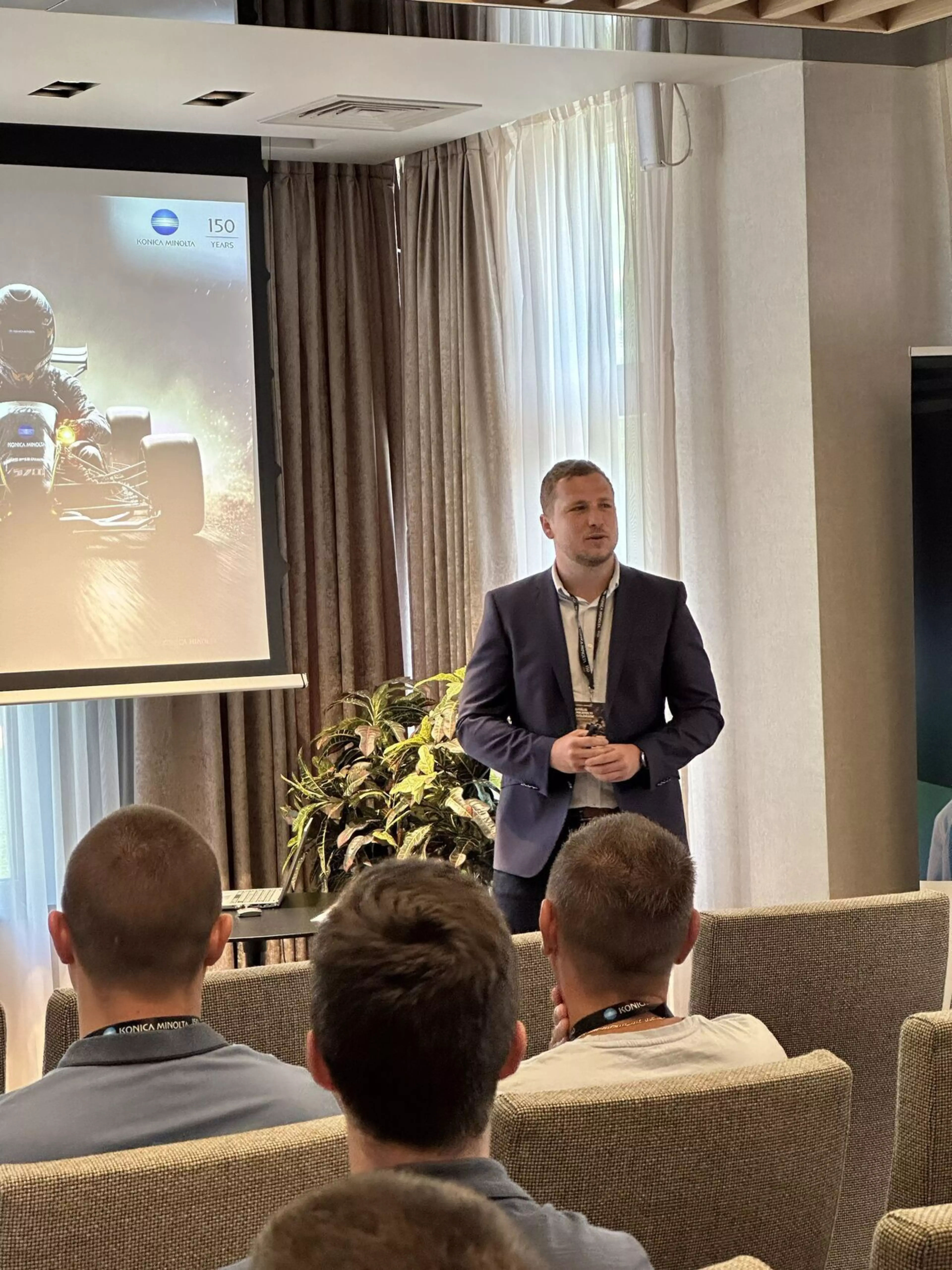 DIGITÁLIS MUNKAHELYI MEGOLDÁSOK | ROADSHOW | ÖSSZEFOGLALÓImgCarousel2
