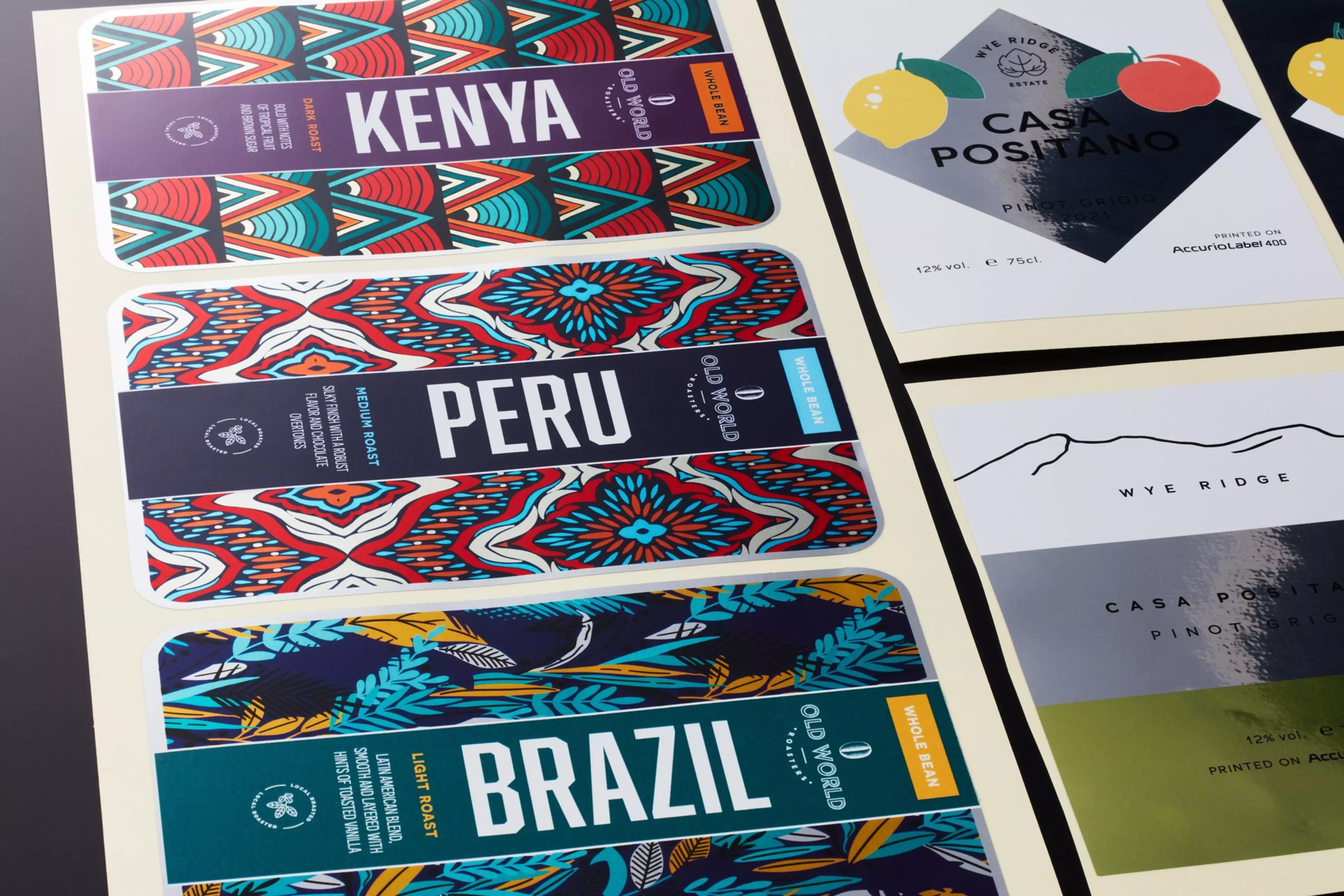 Etiquetas impresas y embellecidas, con nombres de diferentes países