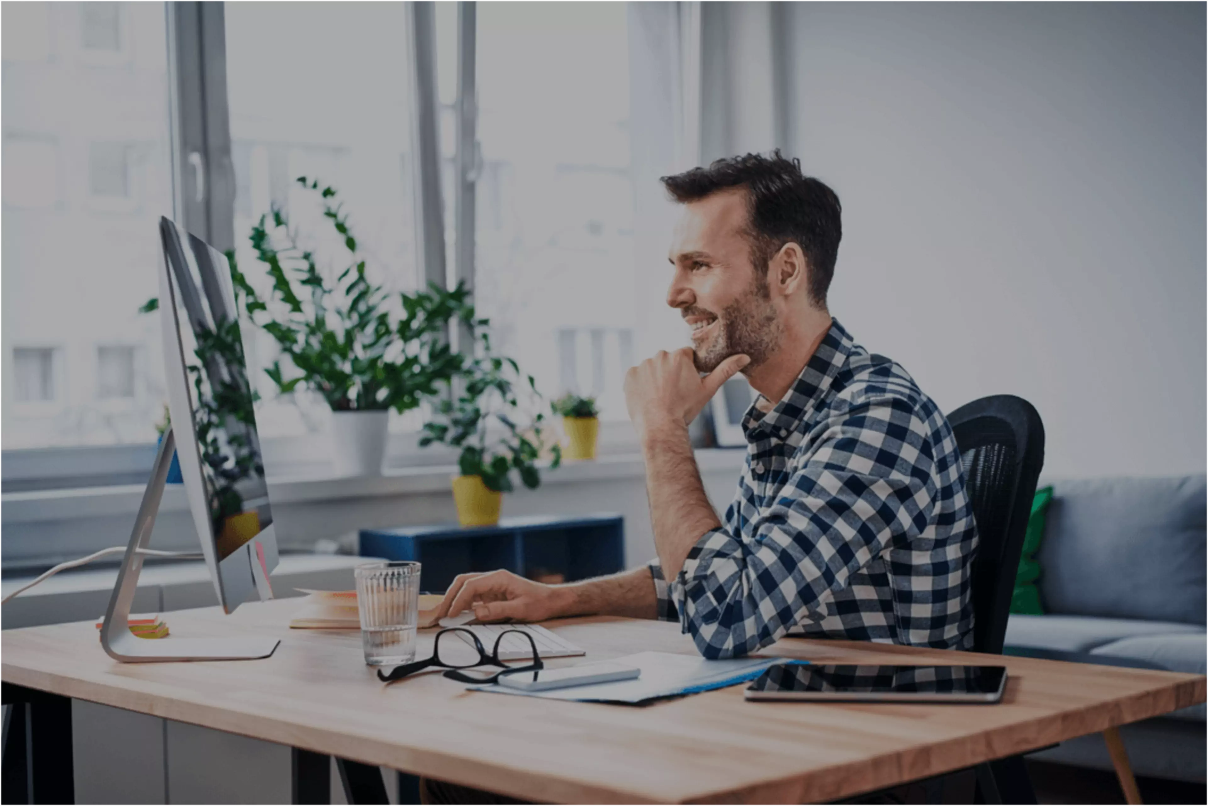 Solution de gestion de contenu d'entreprise | Hyland OnBaseHeroSlider