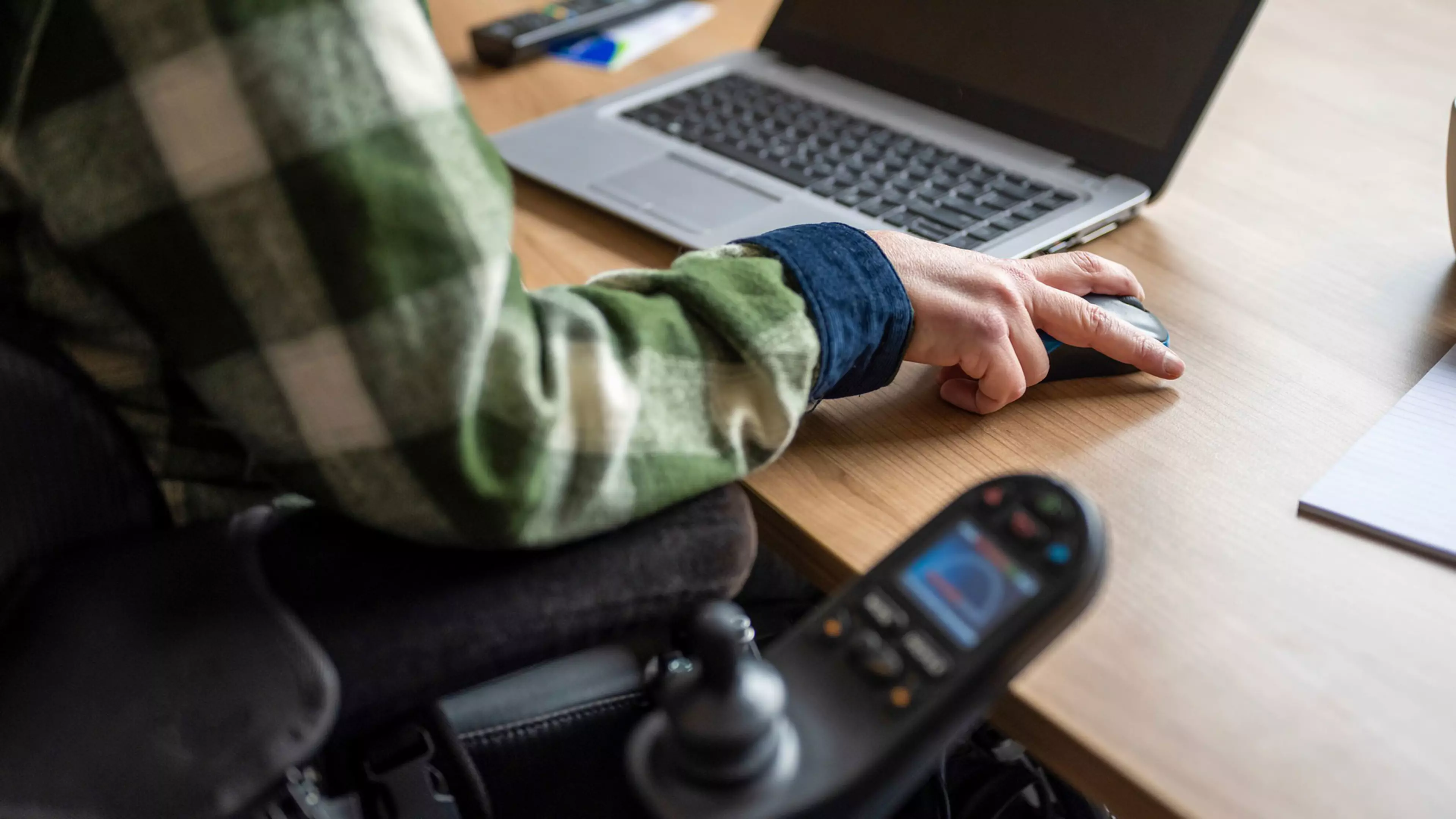 Konica Minolta incorpora soluciones que ayudan a las personas con discapacidad