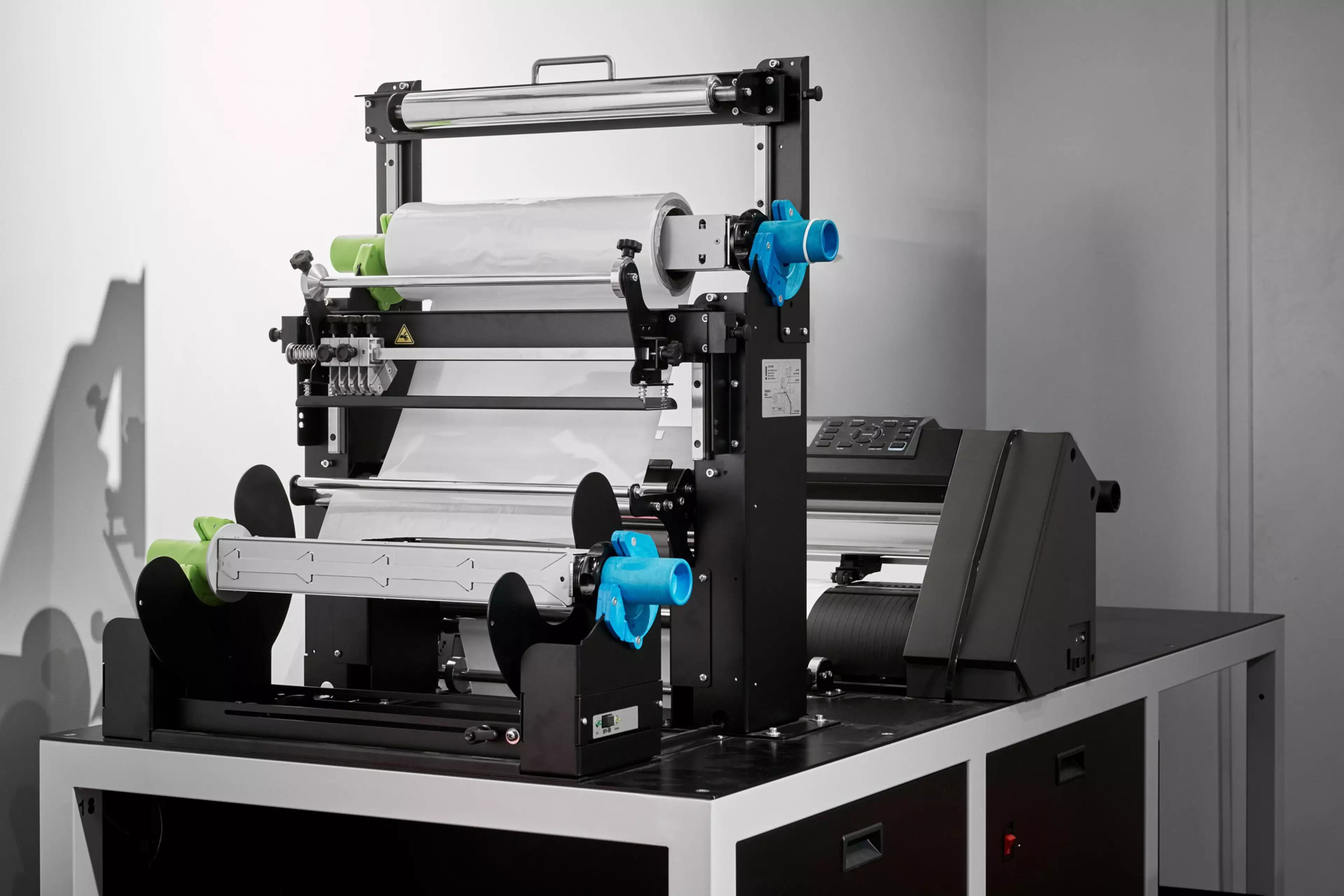 SCR35PL Цифровий висікальний пристрій для етикеток в шоурумі