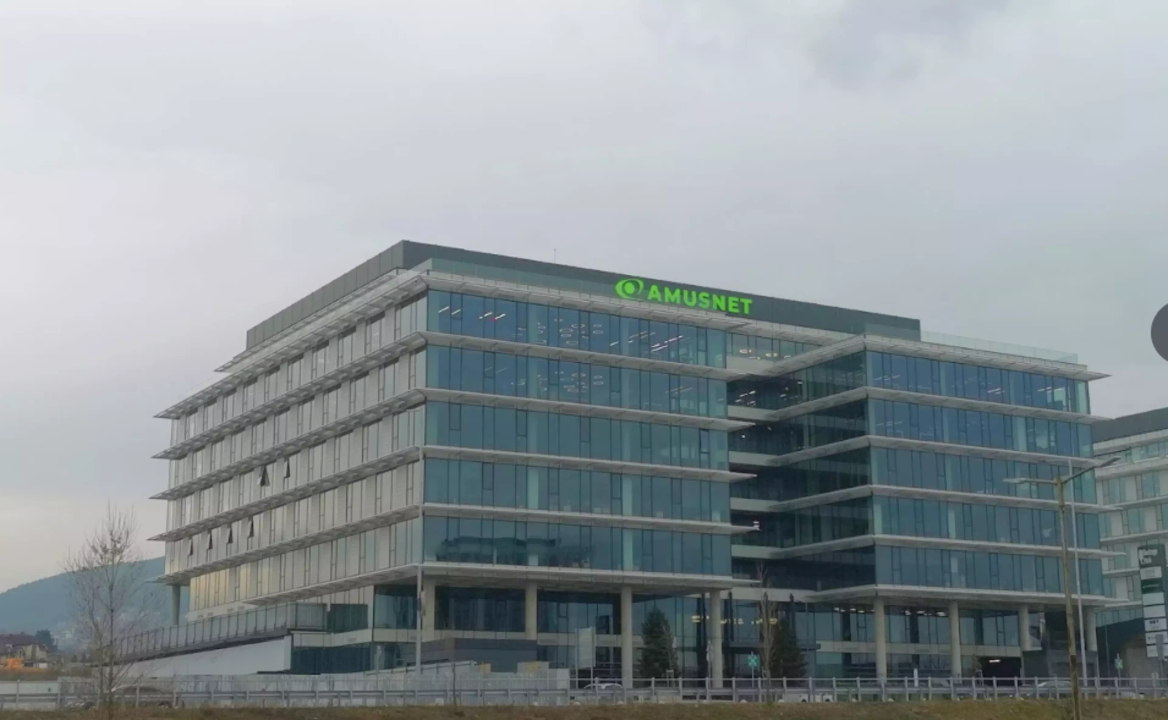 Amusnet залага на визуално съвършенство с Konica Minolta