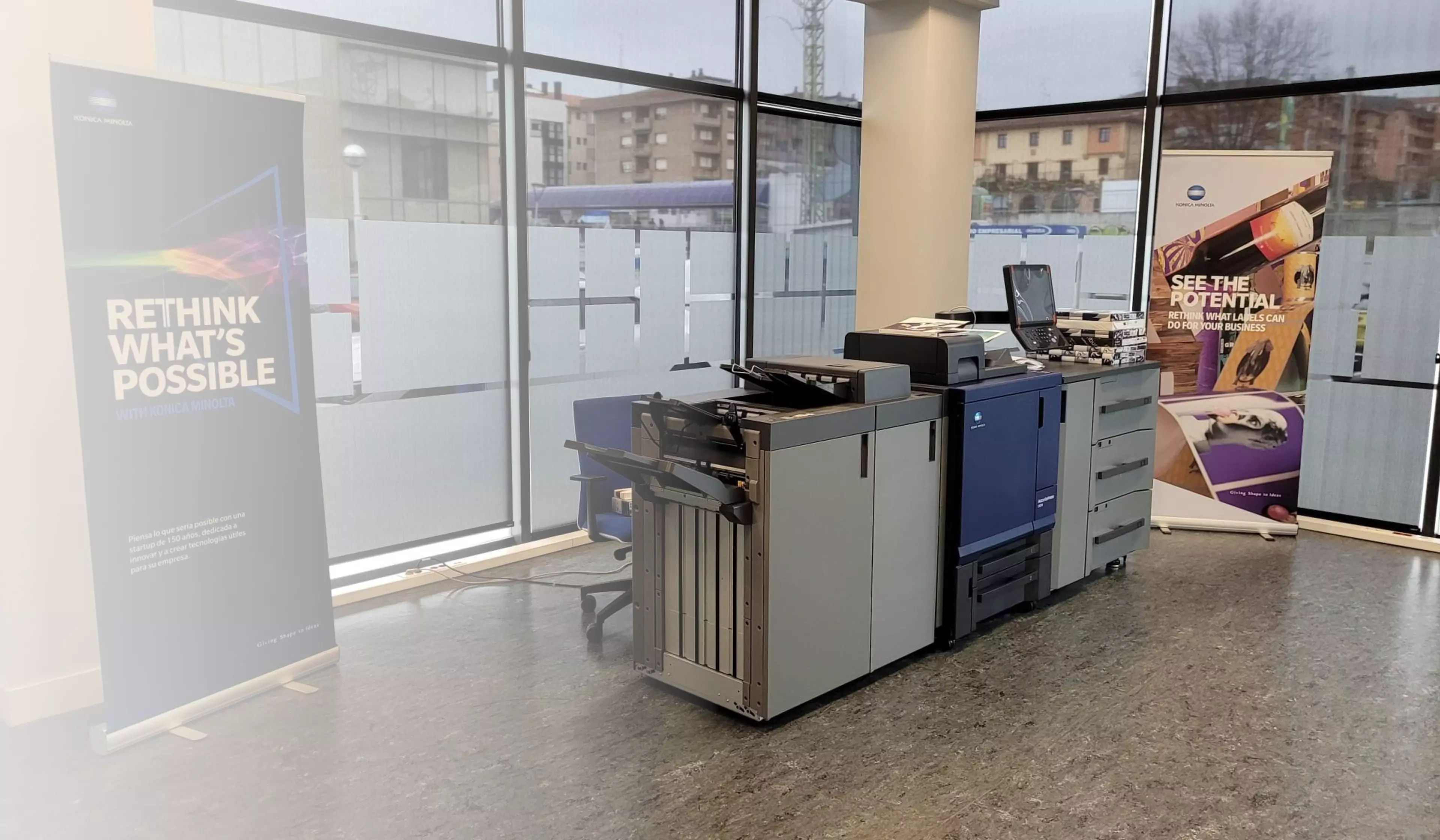 Centro de demostración de impresión profesional de Konica Minolta en Bilbao