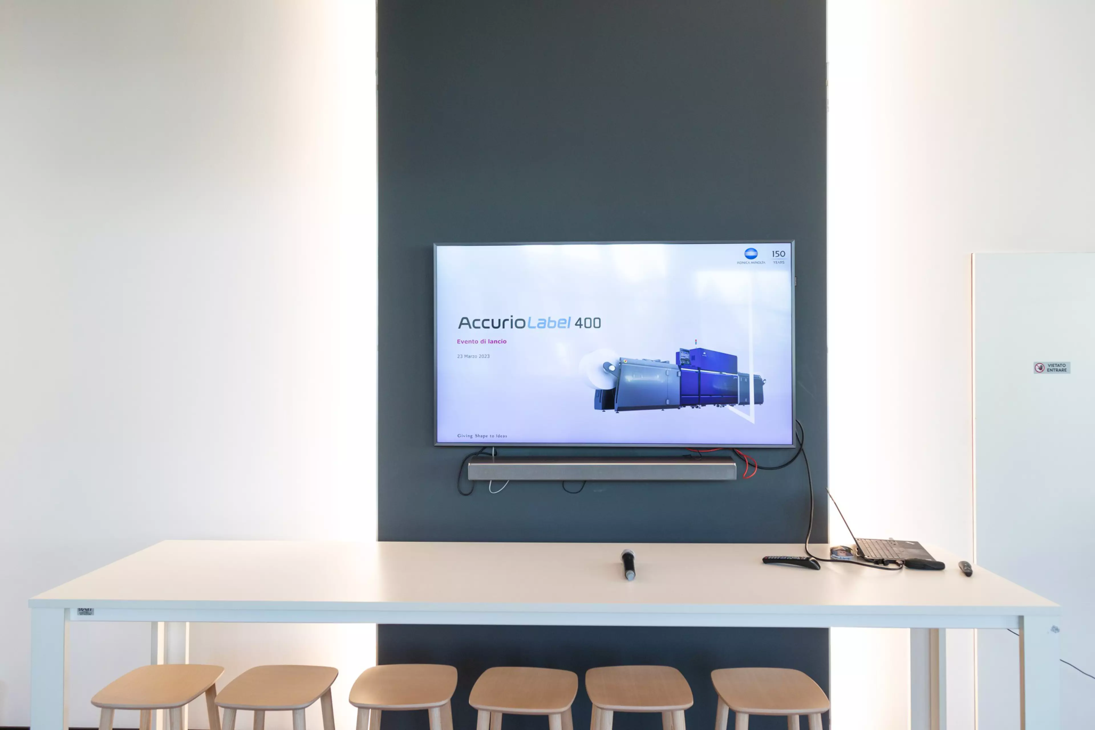 Konica Minolta presenta AccurioLabel 400ImgCarousel3