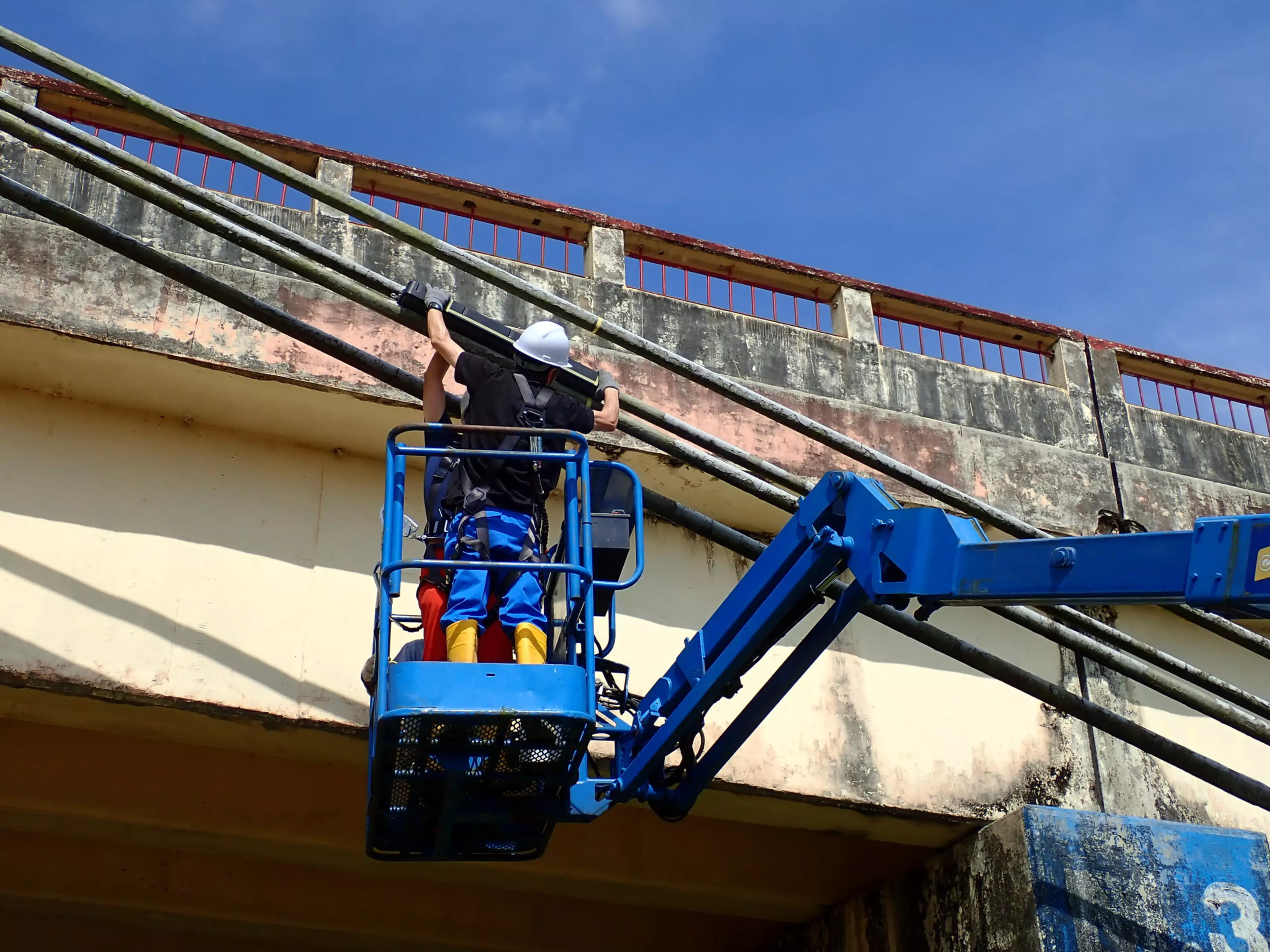 Ensuring infrastructure is safe: AI supported nonDestructive inspection