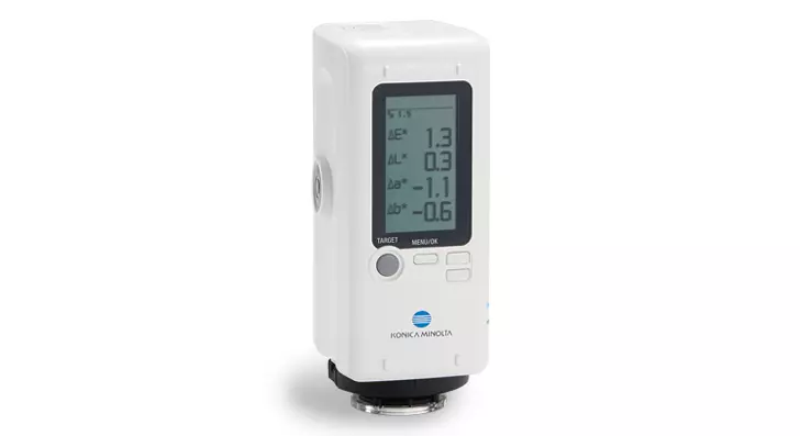 Handheld colorimeter CR-10 Plus for quick and easy colour control on almost any samples and materials