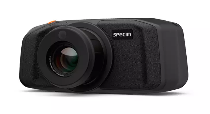 SPECIM IQ portable hyperspectral imaging camera, on a compact ( 91 x 207 mm) and lightweight body with chargeable batteries and replaceable standard memory cards
