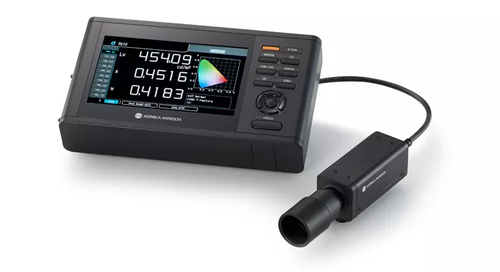Display Colour Analyzer CA-410 with probe to measure and adjust chromaticity and gamma characteristics of smarthphone, tablet, television and other HDR displays.