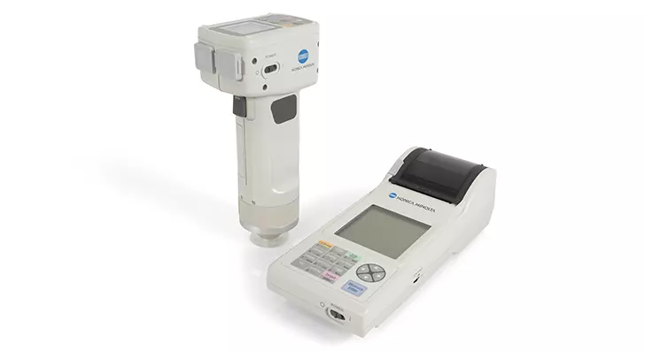 Portable colorimeter CR-400 and CR-410 for quality control