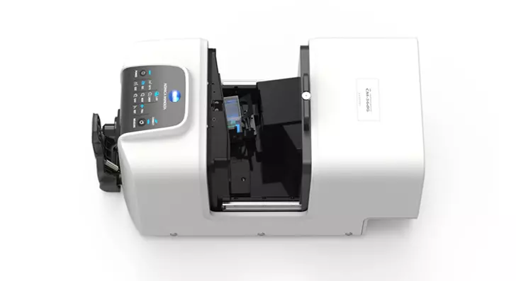 Colour-and-Gloss Benchtop Spectrophotometer CM-36dG with ISO compliant gloss sensor and stability check, capable of measuring colour either in reflectance or transmittance