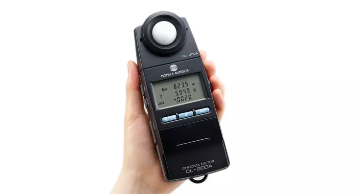 Illuminance Colour Meter CL-200A compact and easy to carry fits in the palm of your hand, battery-powered