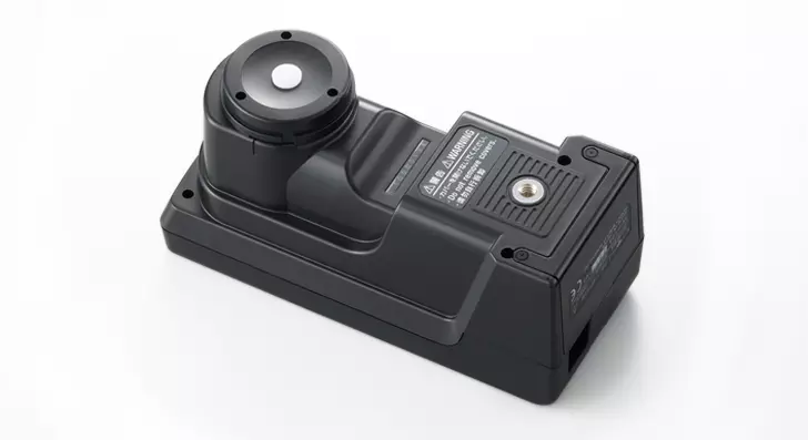 Hand-held Illuminance Spectrophotometer CL-500A ideal for the measurement of LED lighting (sensor side view, horizontal)